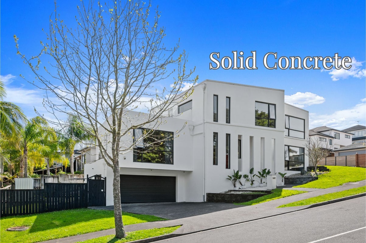 26 Bellagio Way, Flat Bush, Auckland - Carousel 1