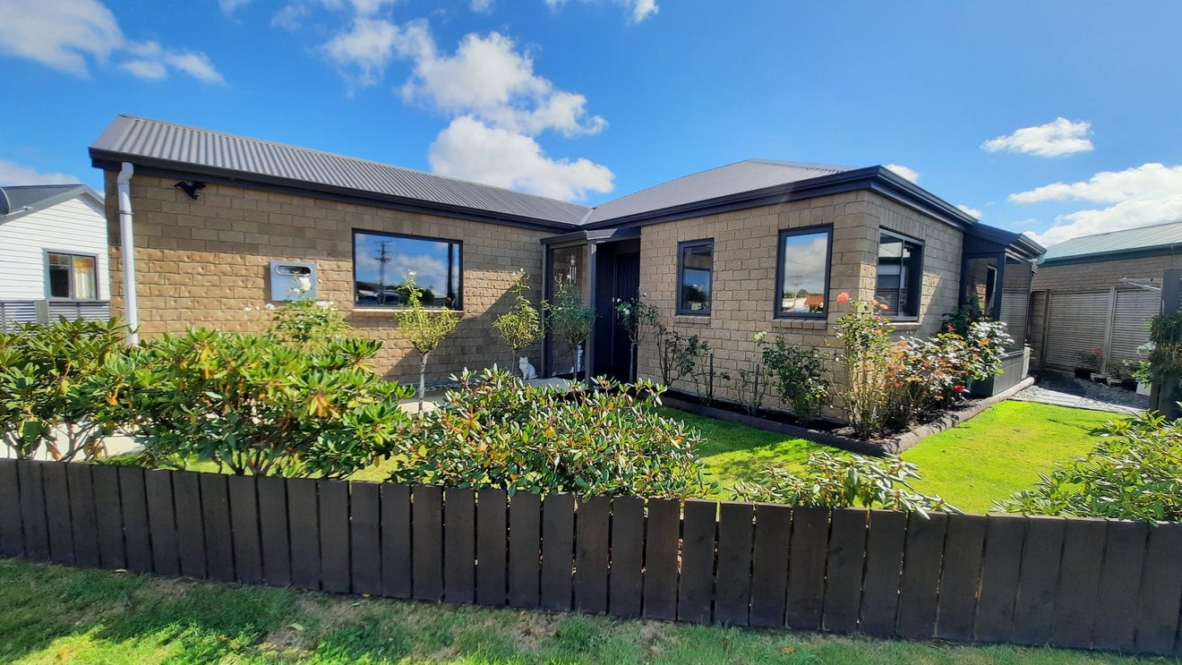 44 Stewart Street, Balclutha, Balclutha - Carousel 1