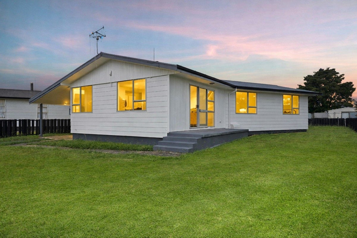 17 Enfield Street, Nawton, Hamilton - Carousel 2