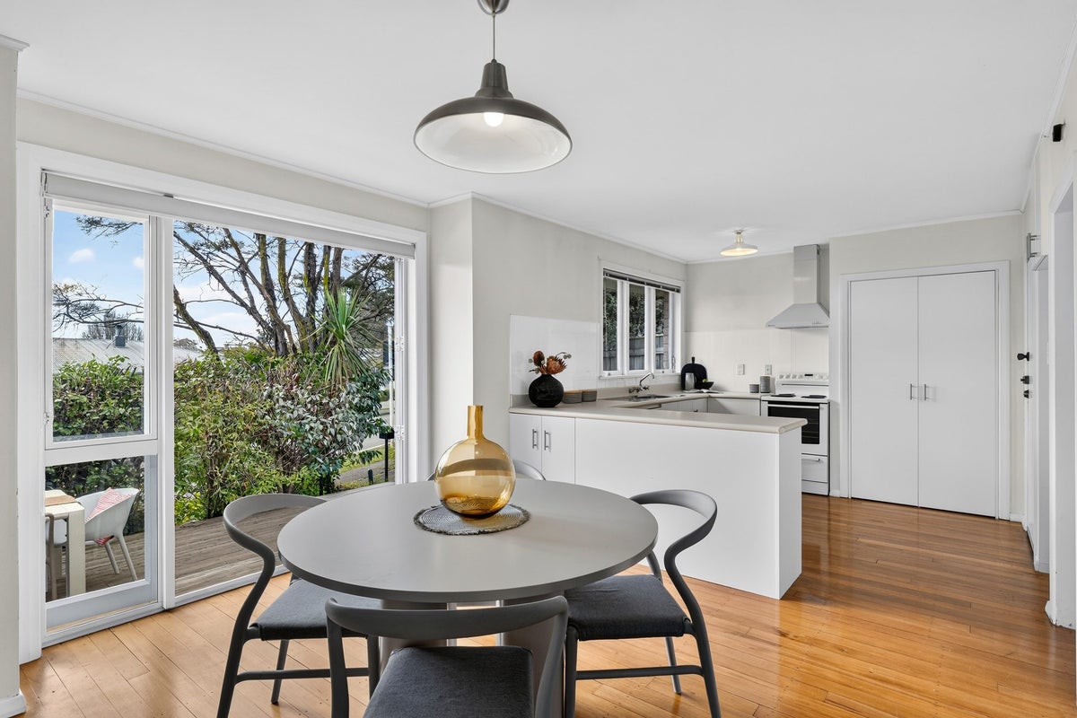 1/20 Van Diemen Street, Nelson South, Nelson - Carousel 2