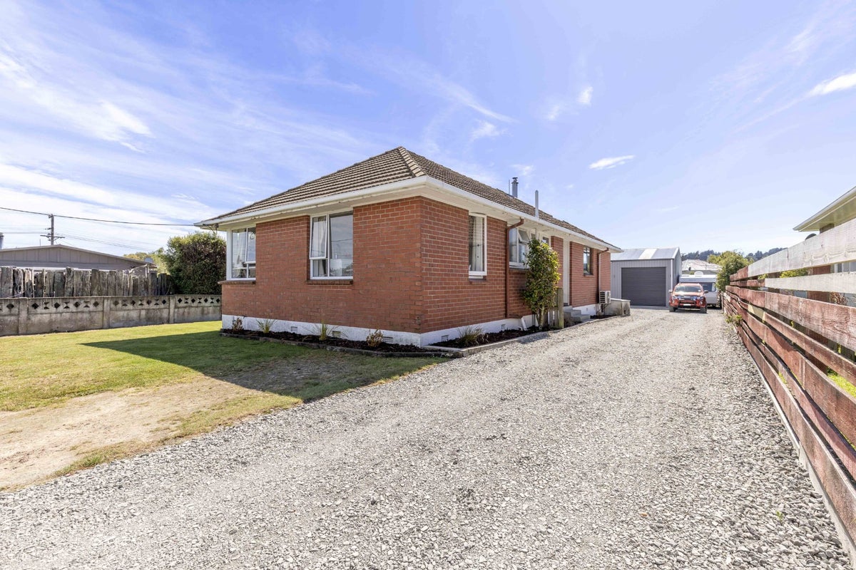3 Anderson Place, East Gore, Gore - Carousel 19