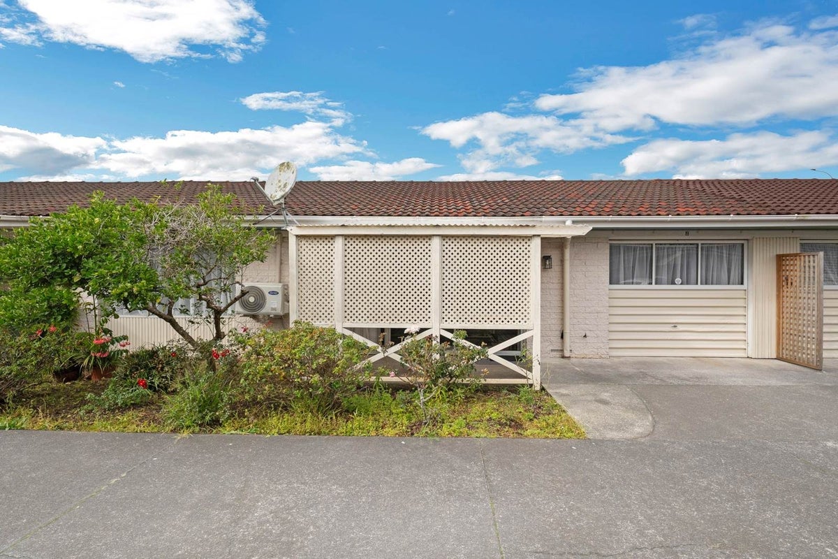 2/105 Coronation Road, Papatoetoe, Auckland - Carousel 2