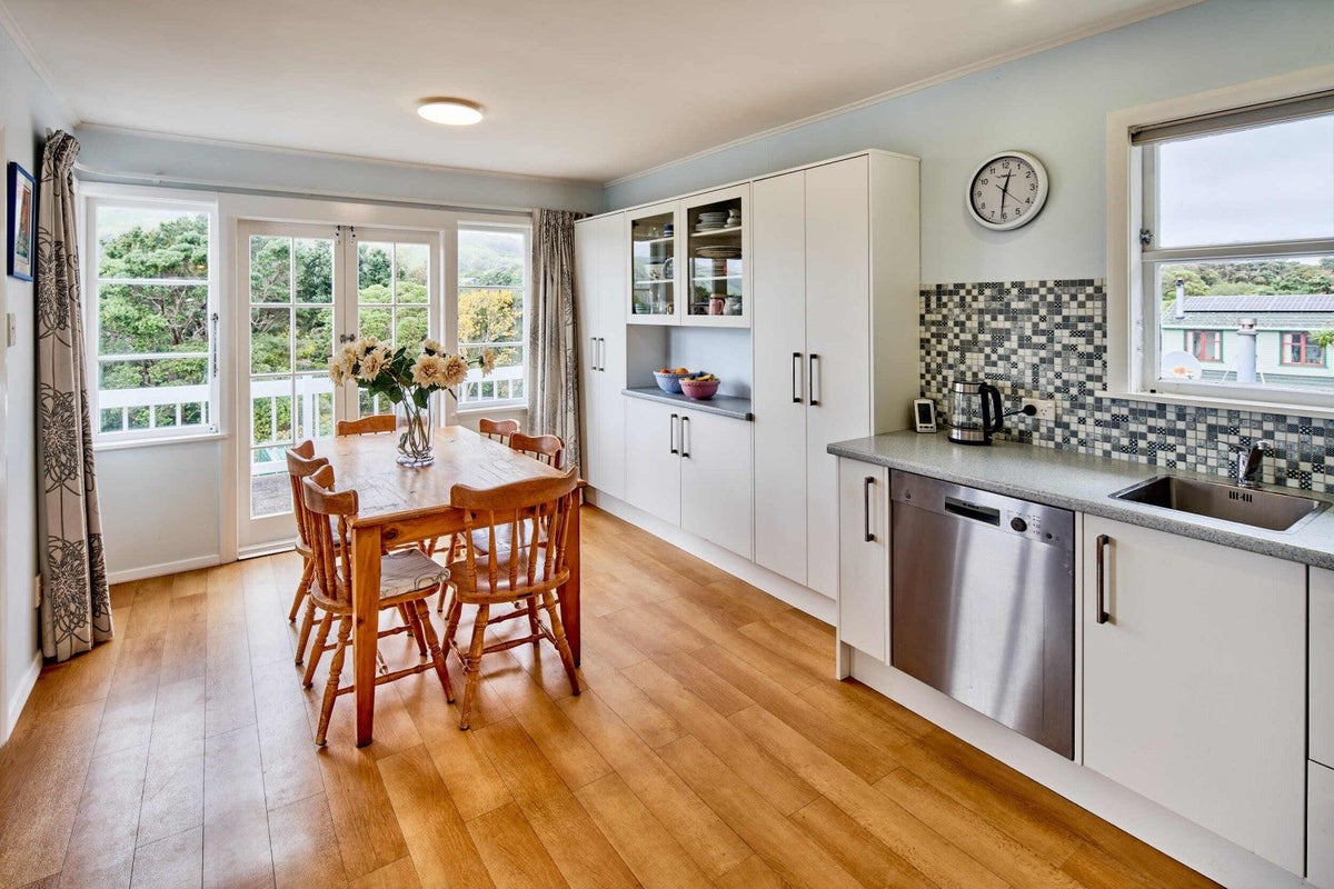 31 Rawhiti Road, Pukerua Bay, Porirua - Carousel 2