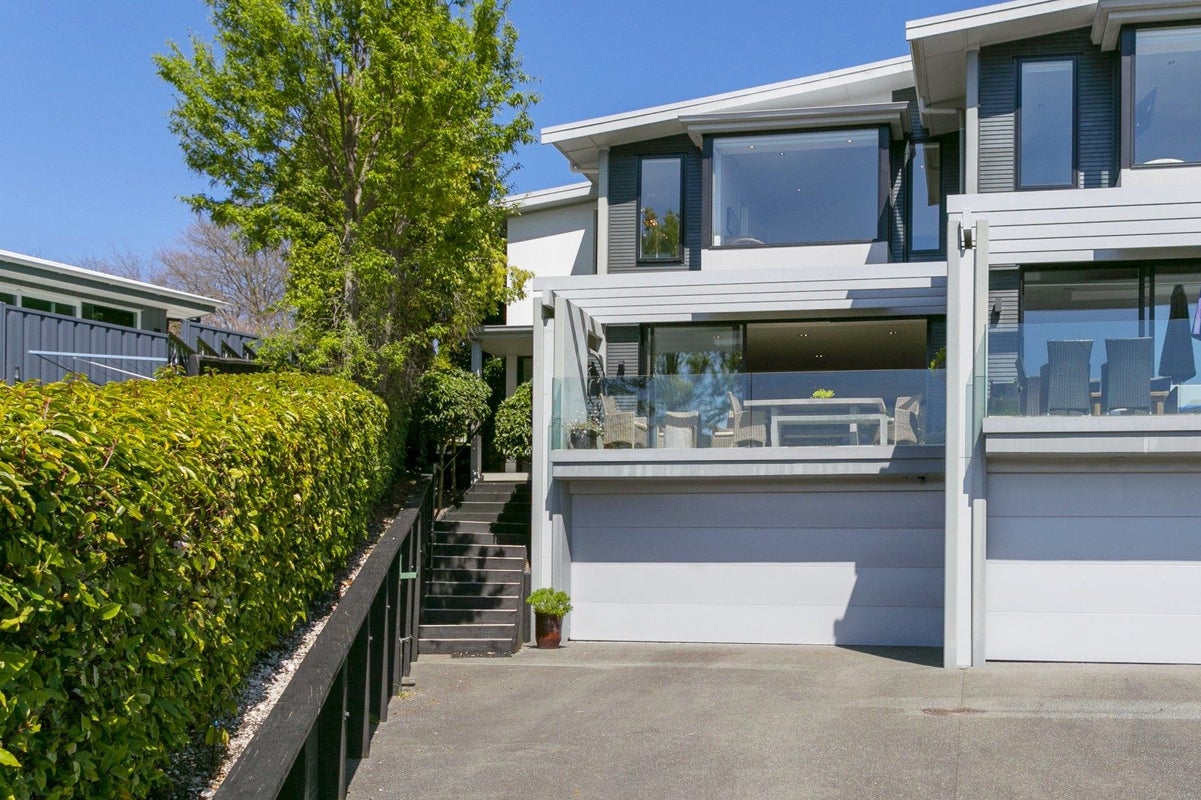 5/6 The Moorings, TWO MILE BAY, TAUPO - Carousel 25