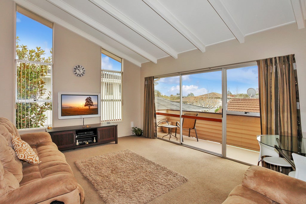 2/6 Woodstock Place, Russley, Christchurch - Carousel 2