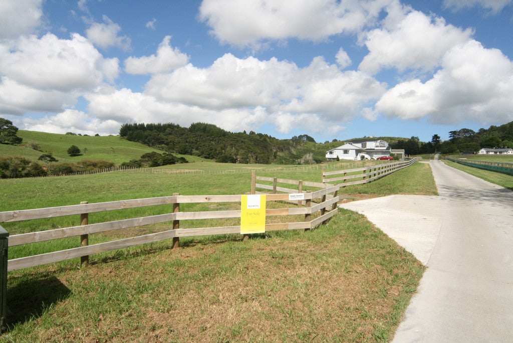 0 Caton Road, Waitakere, Henderson - Carousel 1