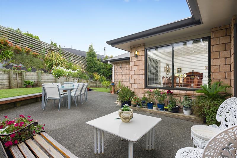 28 Veda Place, Pyes Pa, Tauranga - Carousel 2