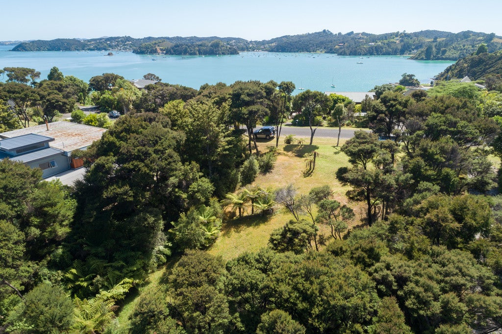 11 Kaha Place, Russell, Russell - Carousel 1