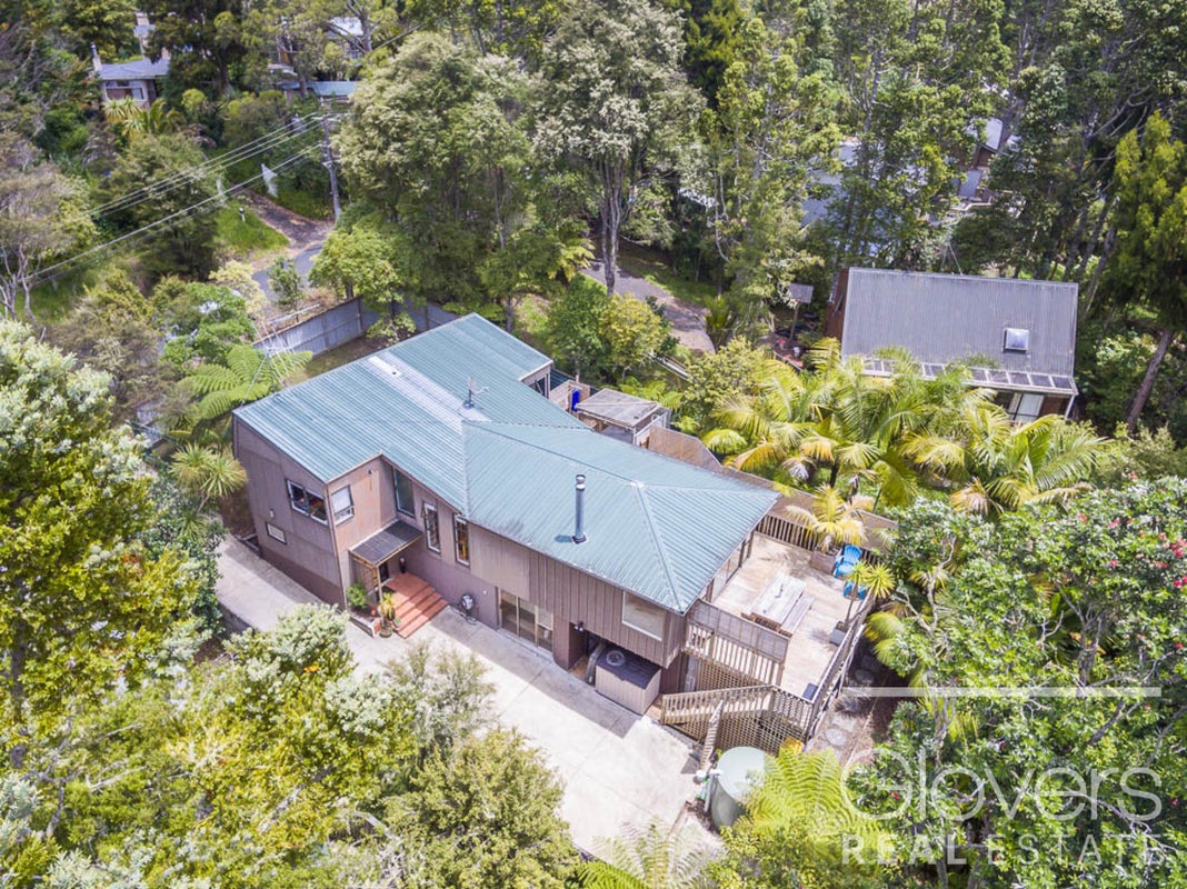 6 Brownie Road, Laingholm, Auckland - Carousel 1