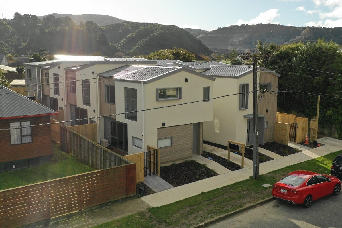 7/43 Churton Crescent, Taita, Lower Hutt - Carousel 1