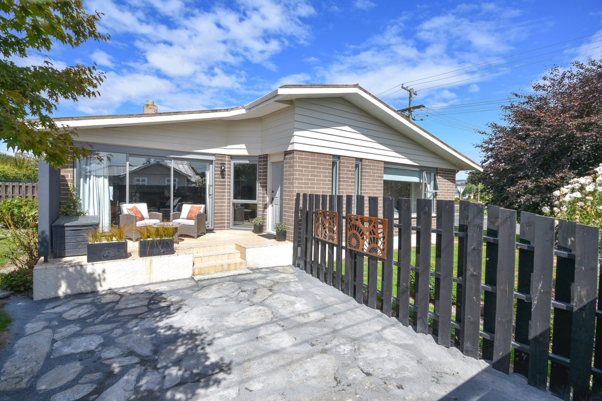 1 Keinan Avenue, Milton - Carousel 2