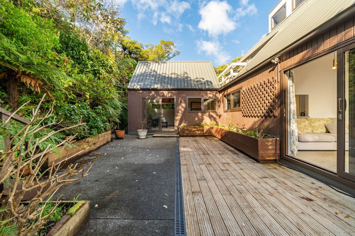 42 Amapur Drive, Khandallah, Wellington - Carousel 2
