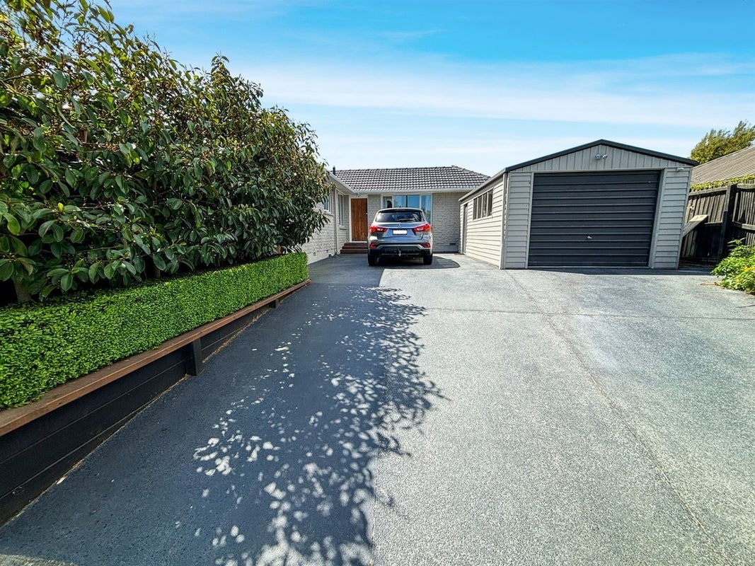 35 Pinehurst Crescent, Russley, Christchurch - Carousel 2