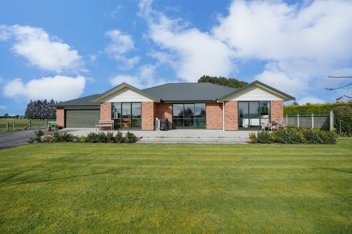 49 Langshaw Road, Mill Road - Carousel 2