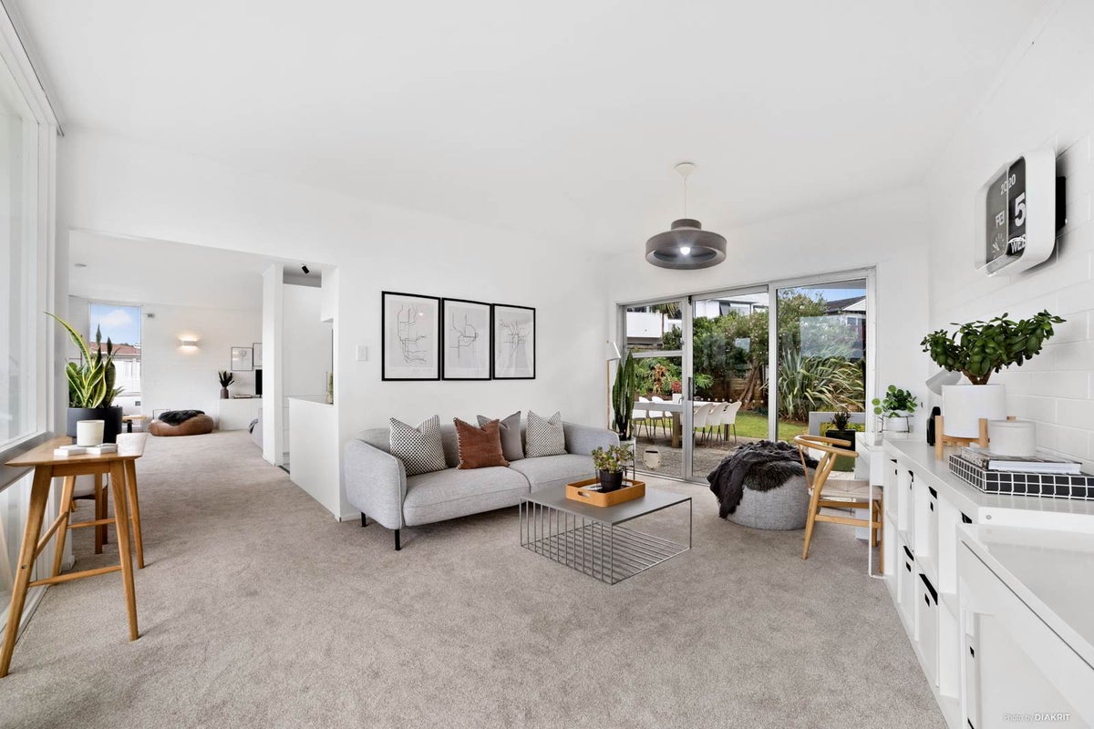 28 Wernham Place, Northcote, Auckland - Carousel 2