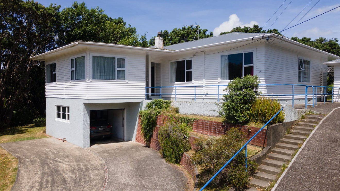 25 Lyndhurst Road, Tawa, Wellington - Carousel 23