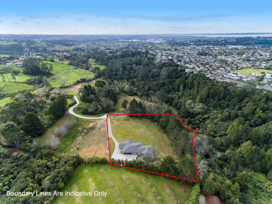 19 Nola Road, Oratia, Auckland - Carousel 1