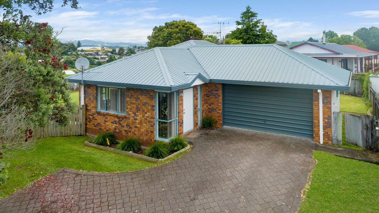 18 Tamworth Place, Gate Pa, Tauranga - Carousel 1