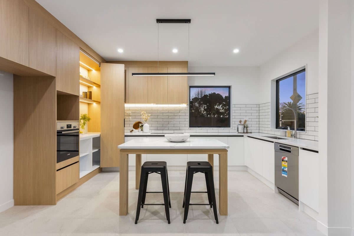 12A Union Road, Howick, Auckland - Carousel 2