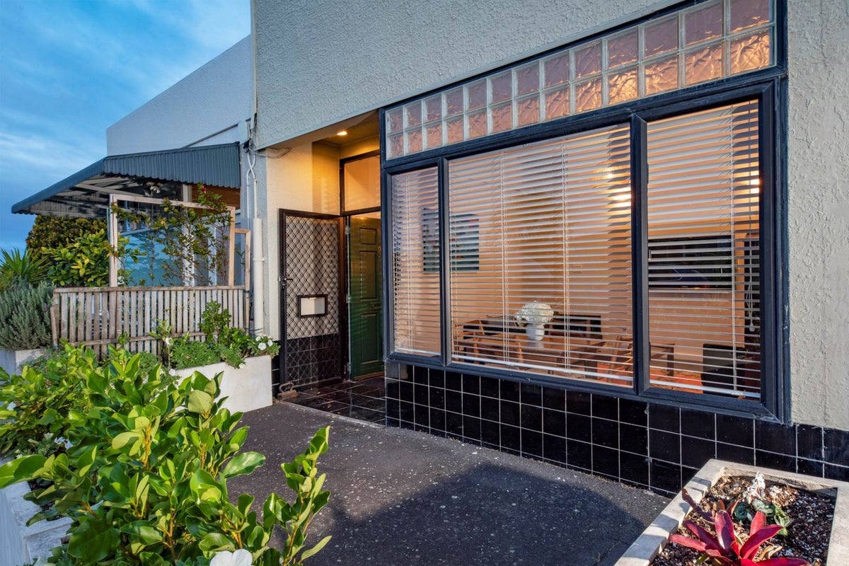 9 Tane Street, New Lynn, Auckland - Carousel 2