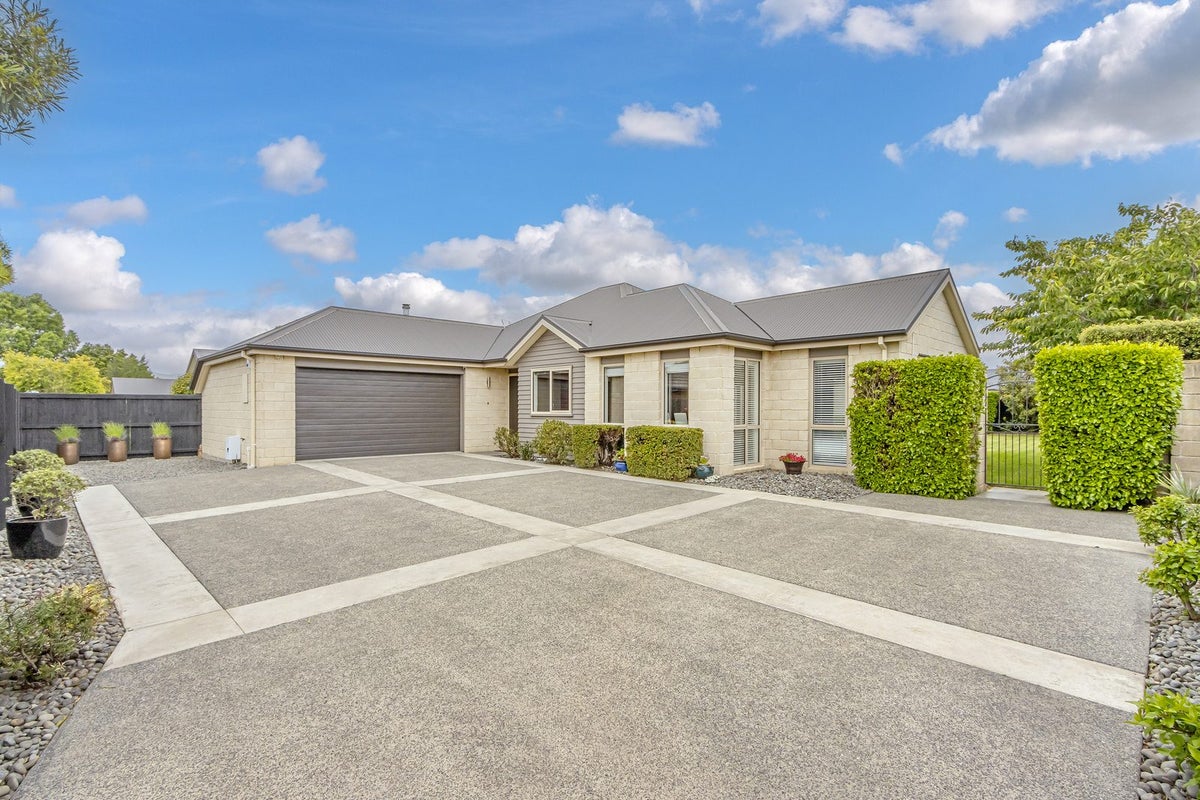 12 Cromdale Place, Wigram, Christchurch - Carousel 23