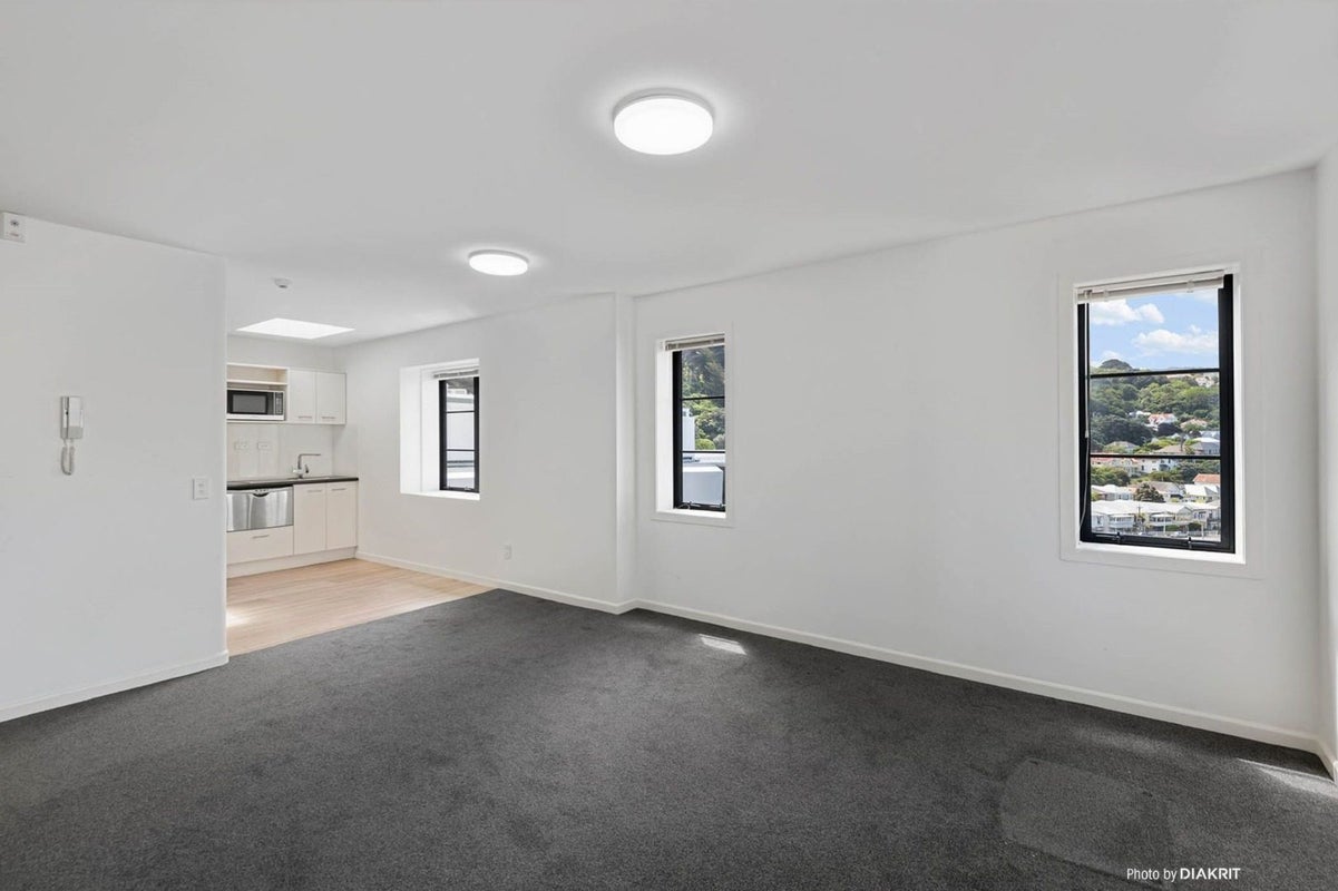 24/127 Molesworth Street, Thorndon, Wellington - Carousel 1