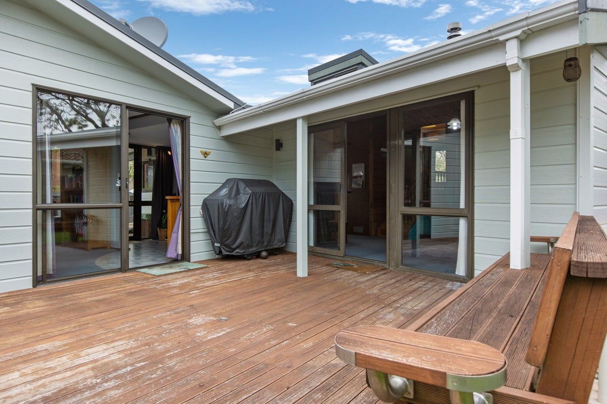 47 Branch Road, Highlands Park, New Plymouth - Carousel 31