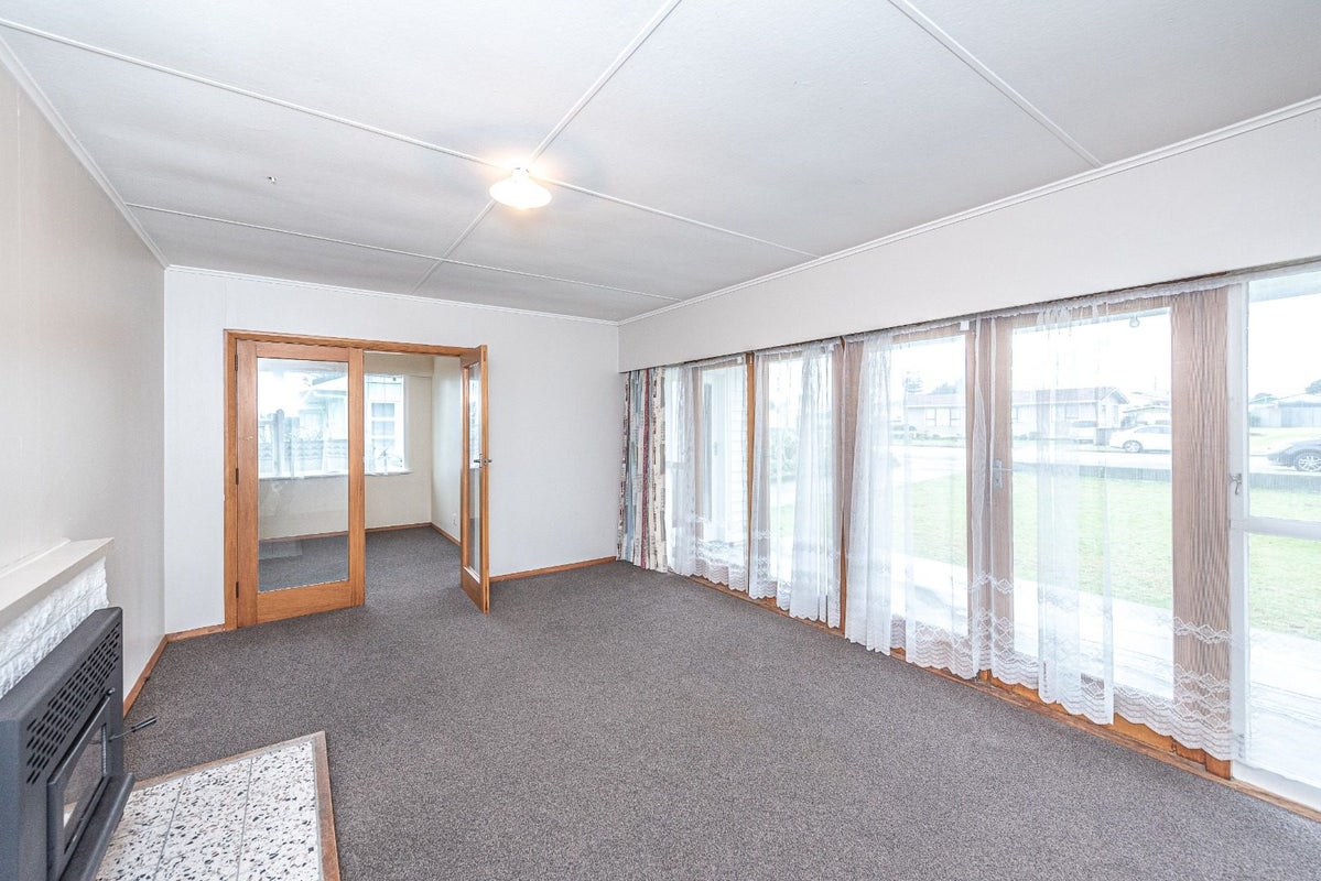 7 Cornfoot Street, Castlecliff, Whanganui - Carousel 2