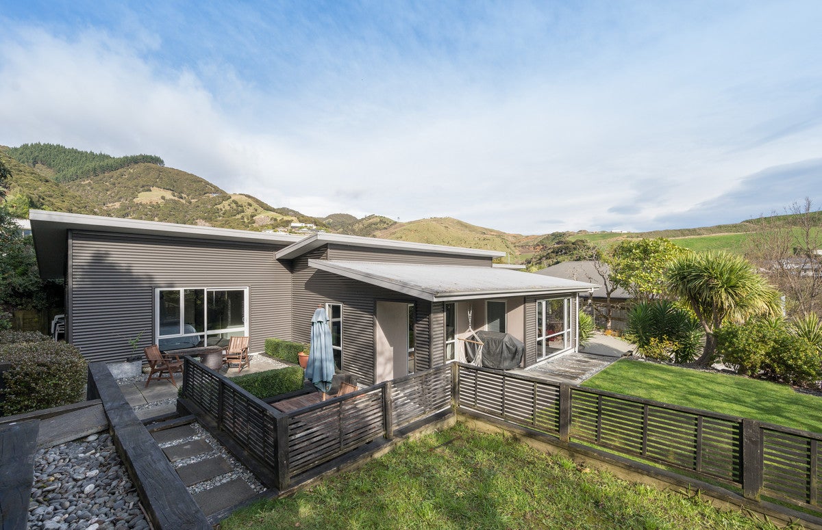 8 Frenchay Drive, Atawhai, Nelson - Carousel 1