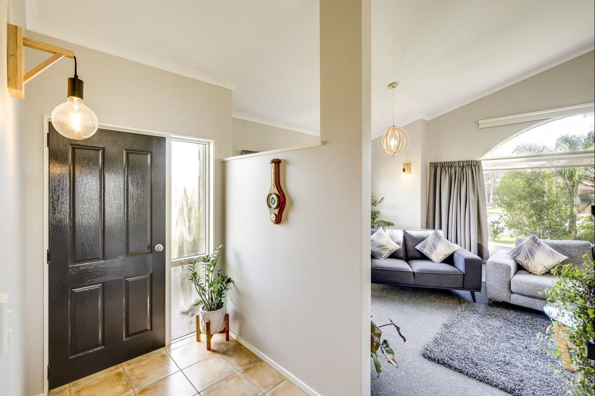 5 Flemington Place, Taradale, Napier - Carousel 2