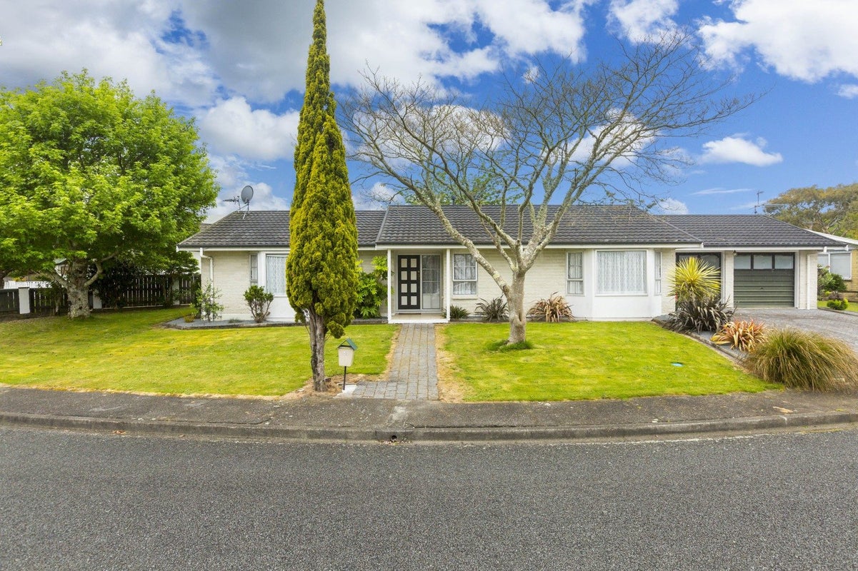 4 Roband Crescent, Brown Owl, Upper Hutt - Carousel 25
