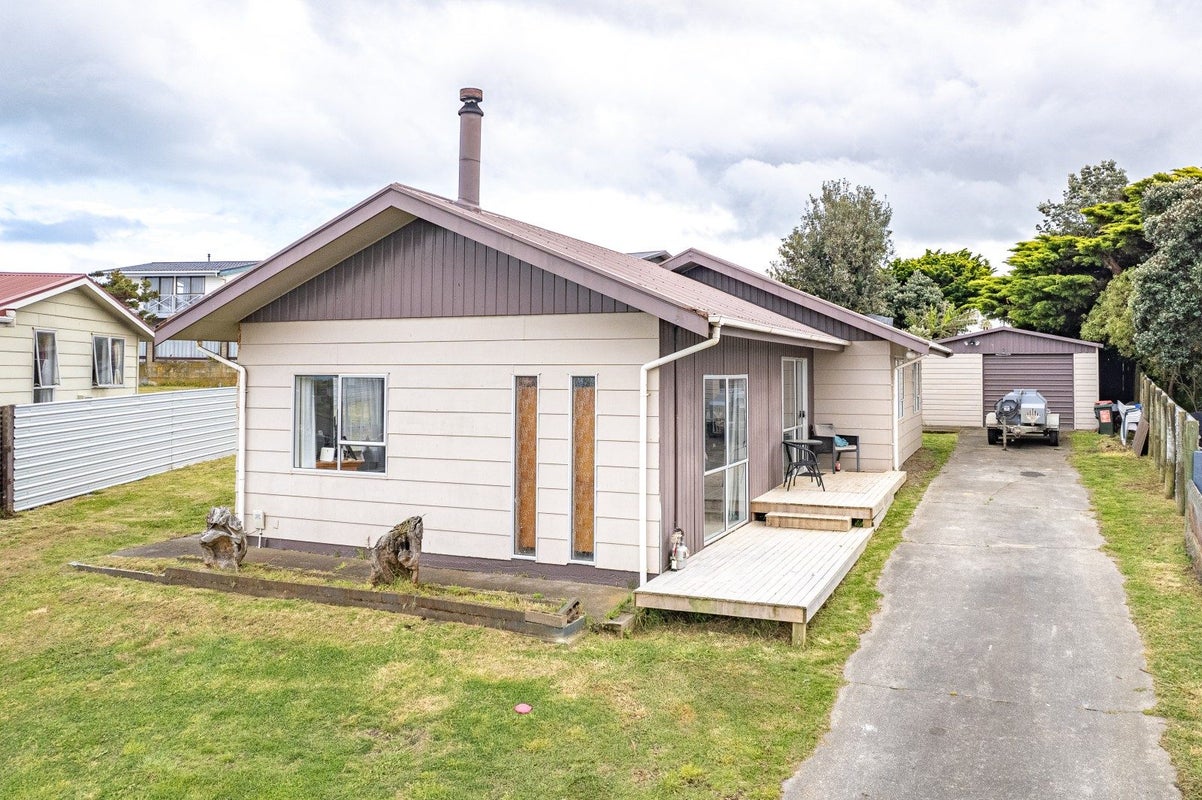 20 Karyn Street, Castlecliff, Whanganui - Carousel 1
