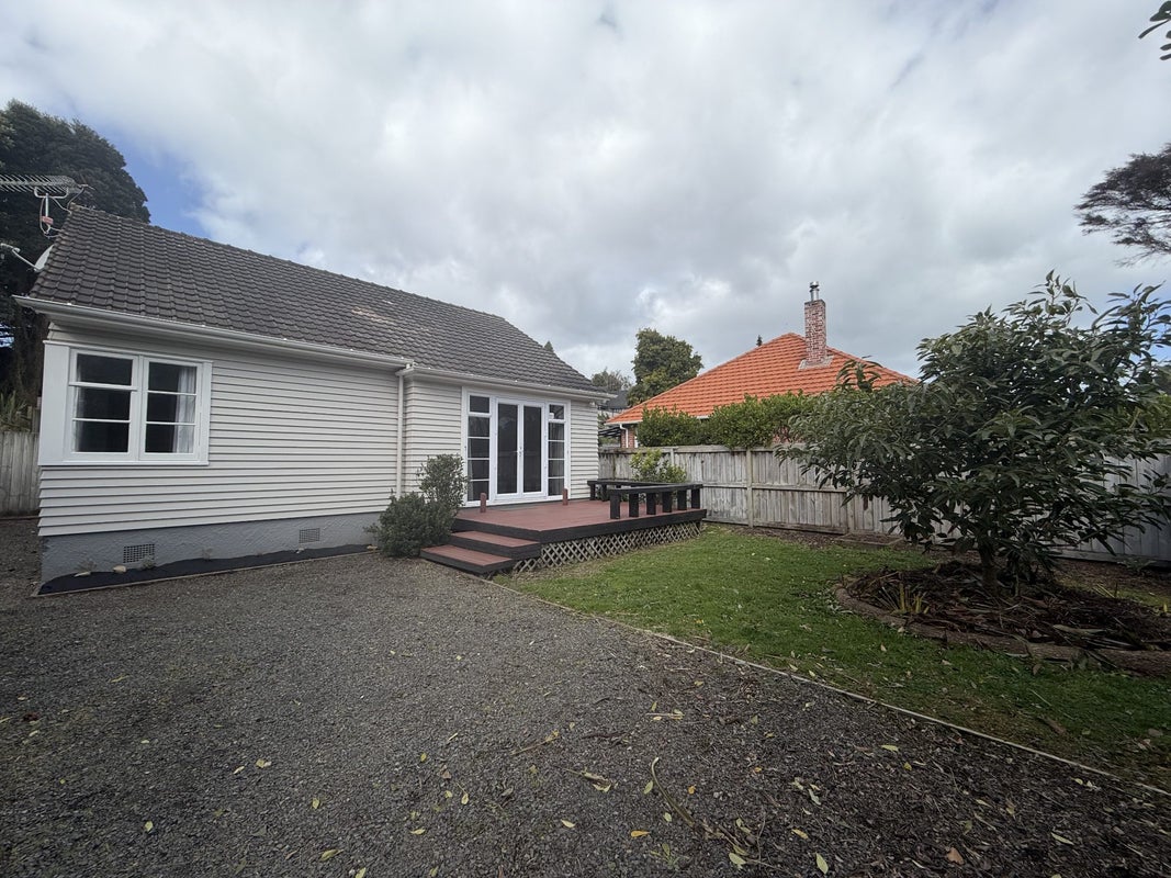 24 Galway Avenue, Hamilton East, Hamilton - Carousel 2