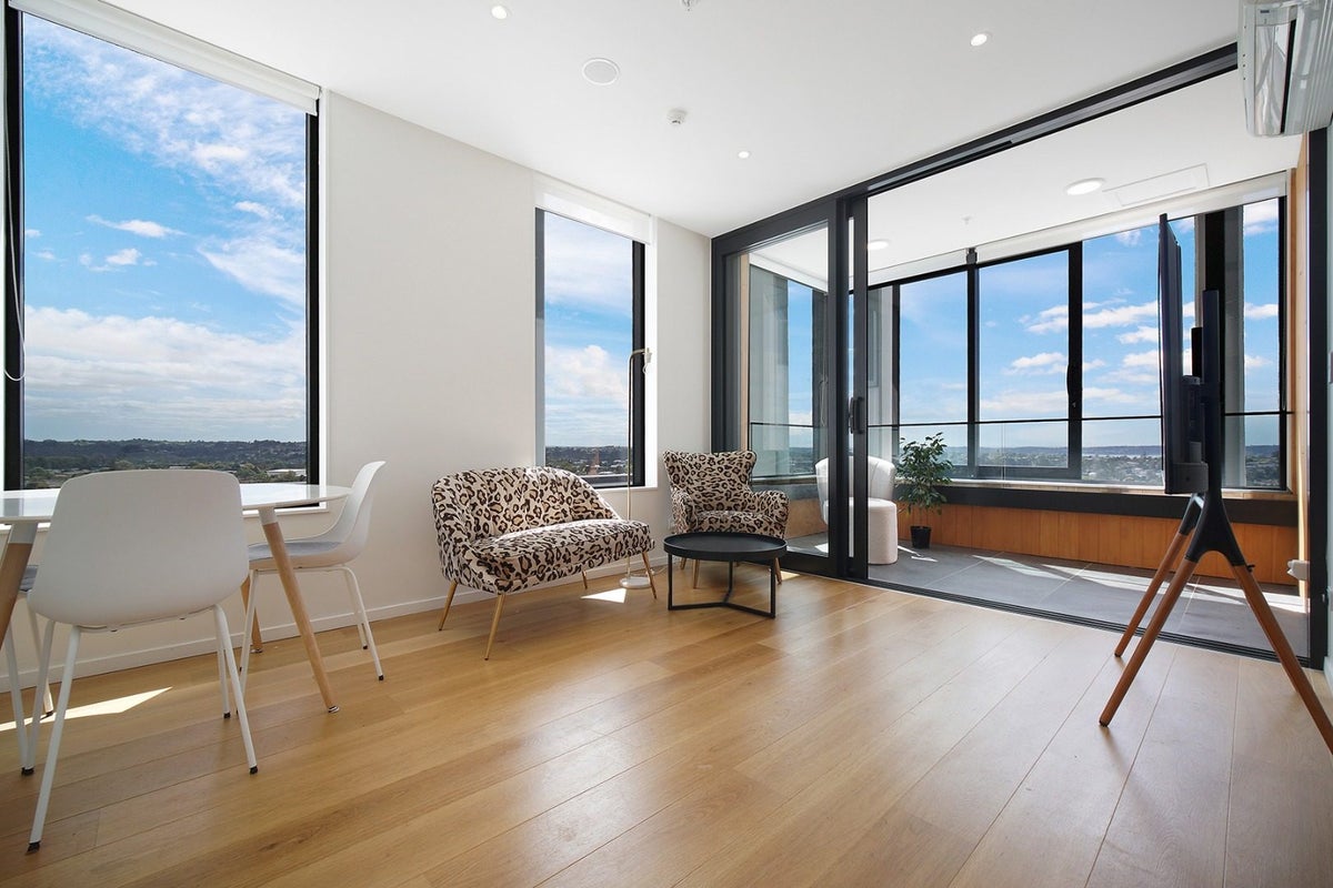 1103/1 Buscomb Avenue, Henderson, Auckland - Carousel 1