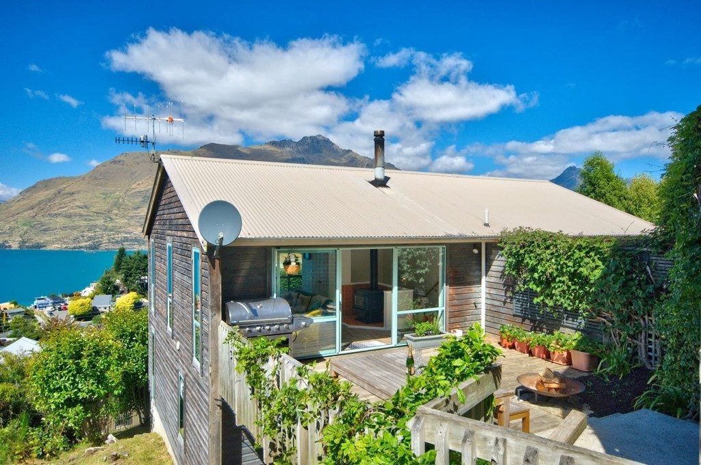 10A Caples Place, Fernhill, Queenstown - Carousel 2