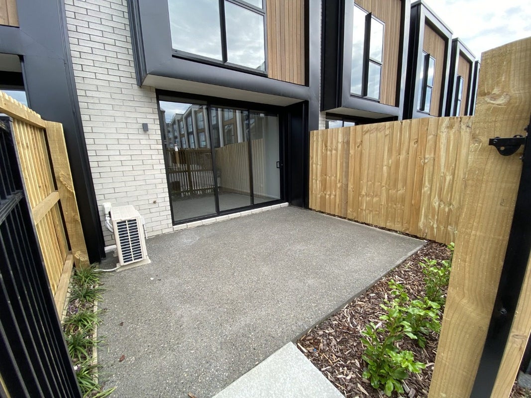 7/321 Lincoln Road, Addington, Christchurch - Carousel 1