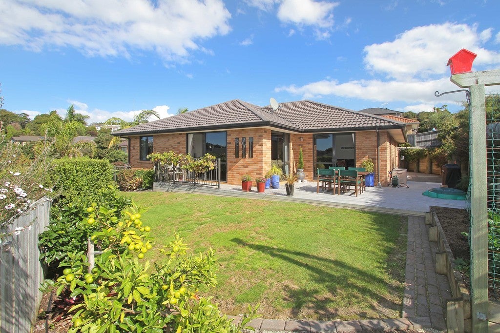 22 Beachwood Drive, Hatfields Beach, Orewa - Carousel 1