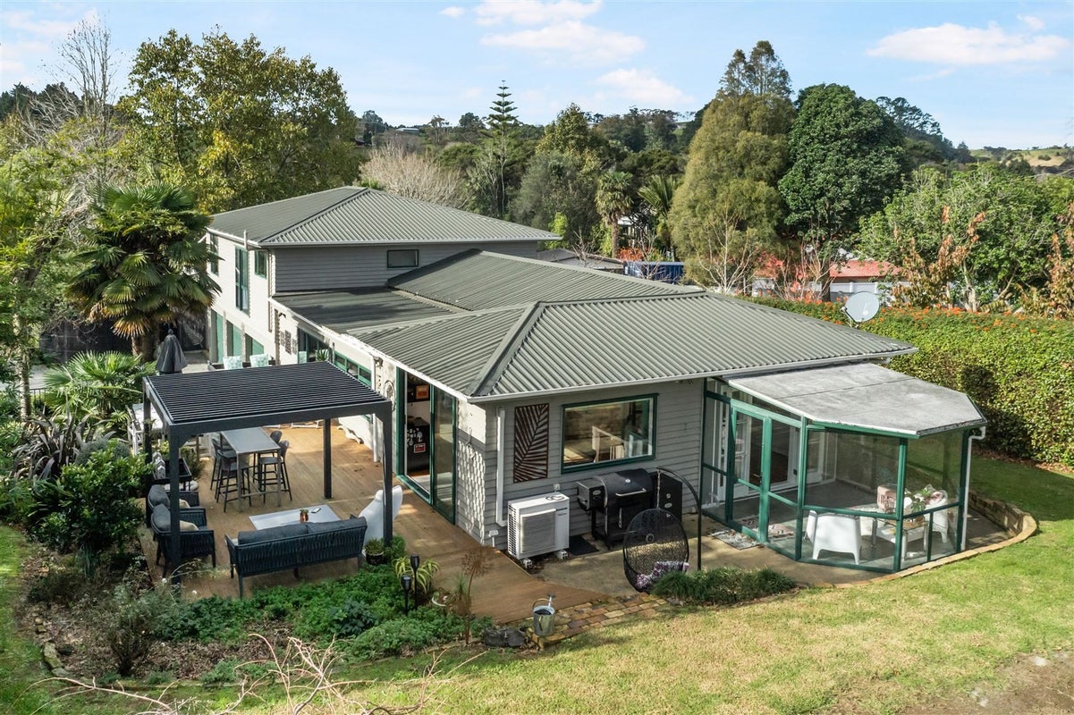 19 Whitford-Maraetai Road, Howick - Carousel 1