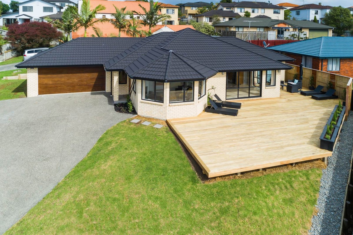 22 Trotting Terrace, Fairview Heights, Auckland - Carousel 1