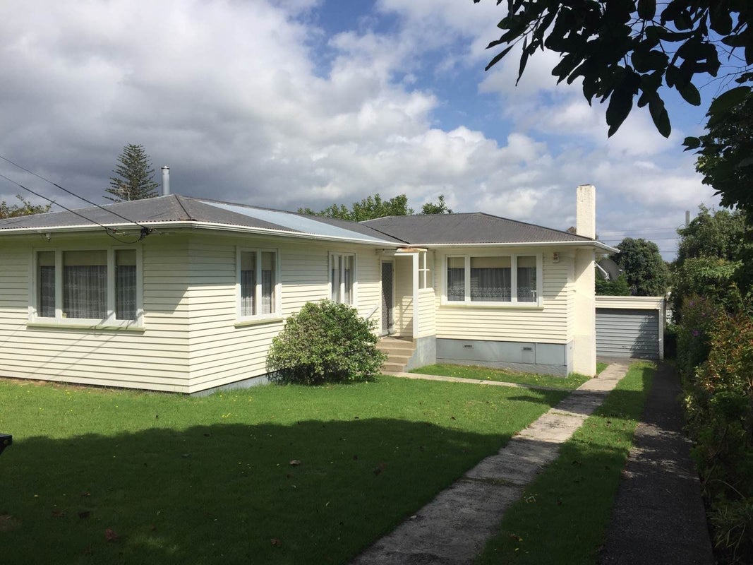 3 Caughey Place, Mount Albert, Auckland - Carousel 1