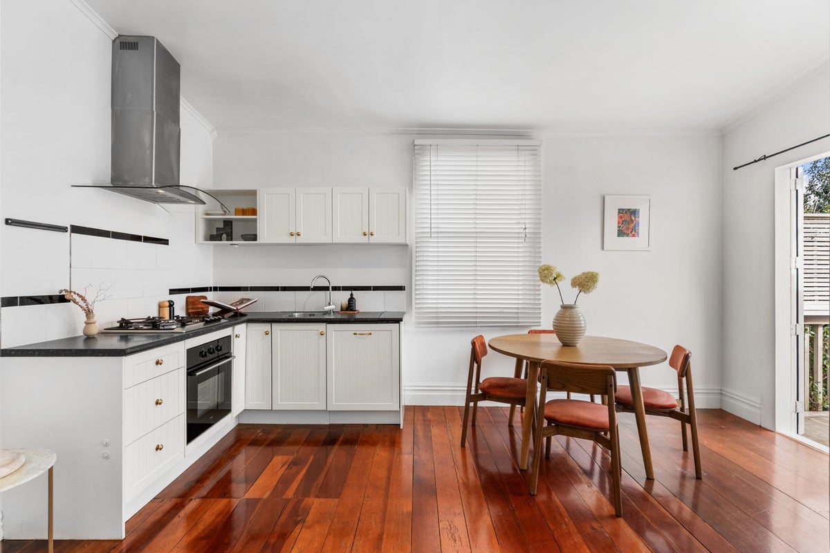 19A Blockhouse Bay Road, Avondale, Auckland - Carousel 2