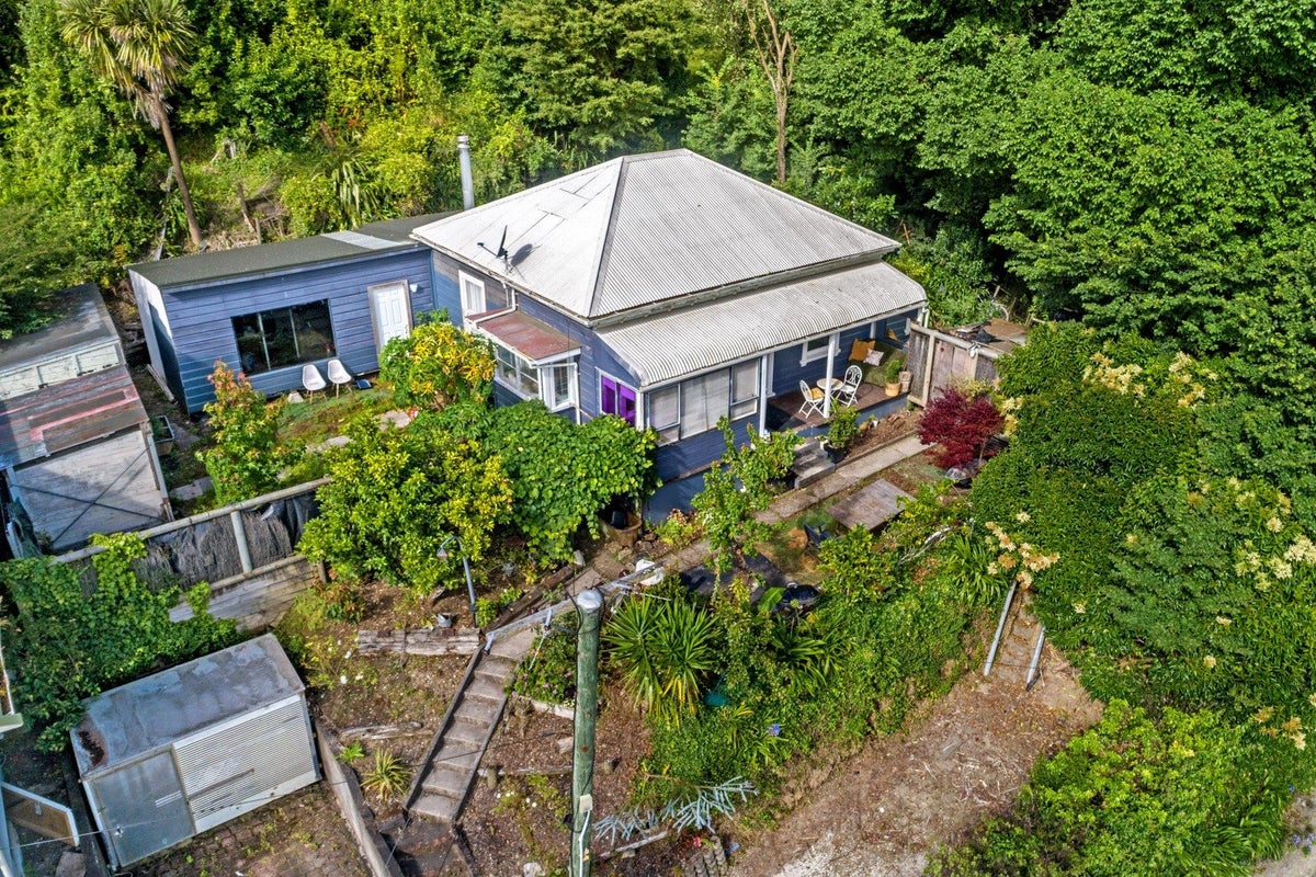 10 Riverside Road, Whataupoko, Gisborne - Carousel 1