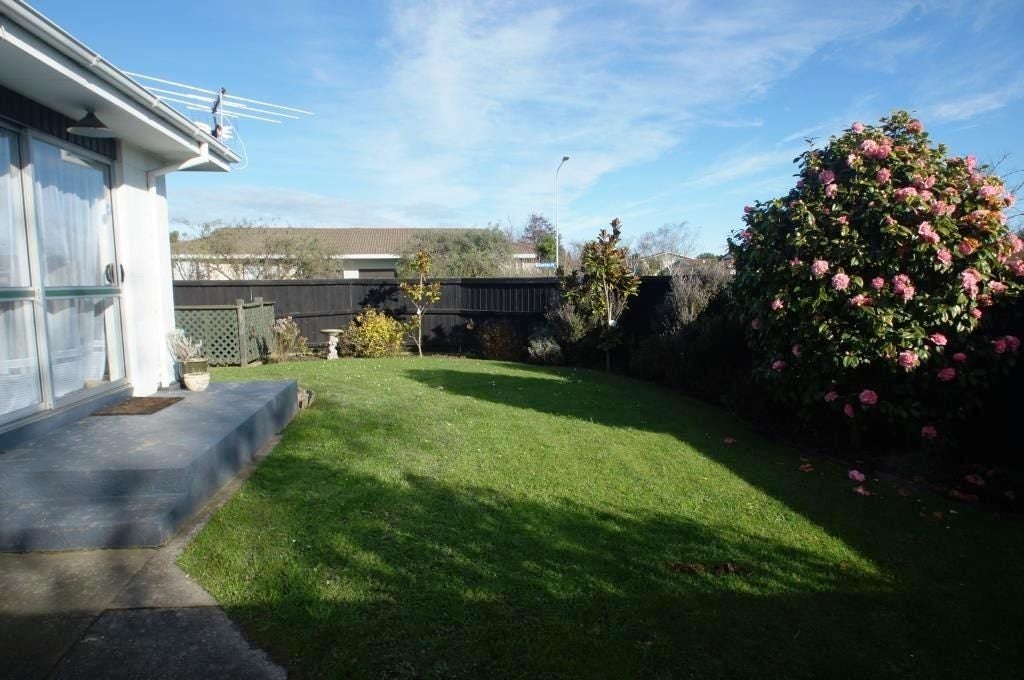 1 Castile Place, Belfast, Christchurch - Carousel 1