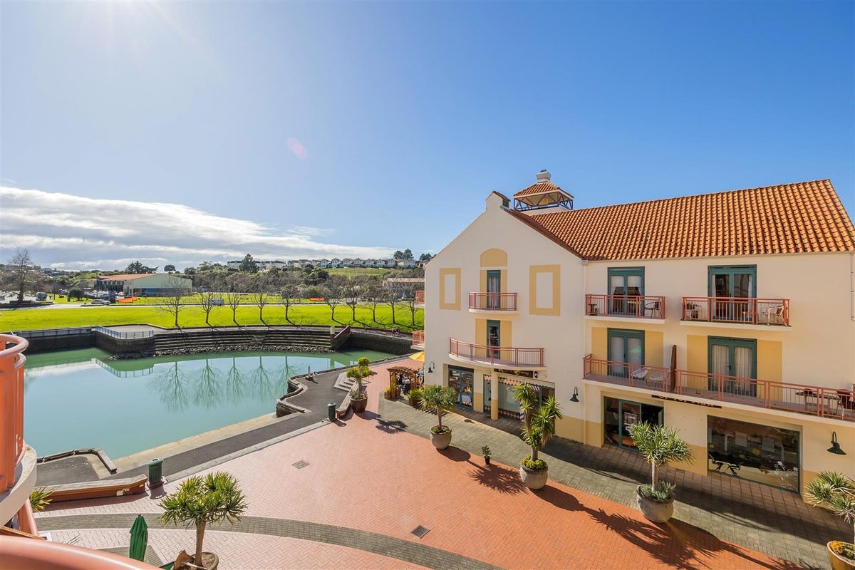 164 Harbour Village Drive, GULF HARBOUR, WHANGAPARAOA - Carousel 2