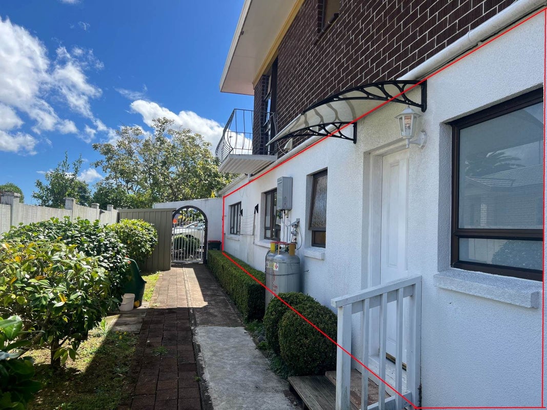 205 Te Atatu Road, Te Atatu South, Auckland - Carousel 1