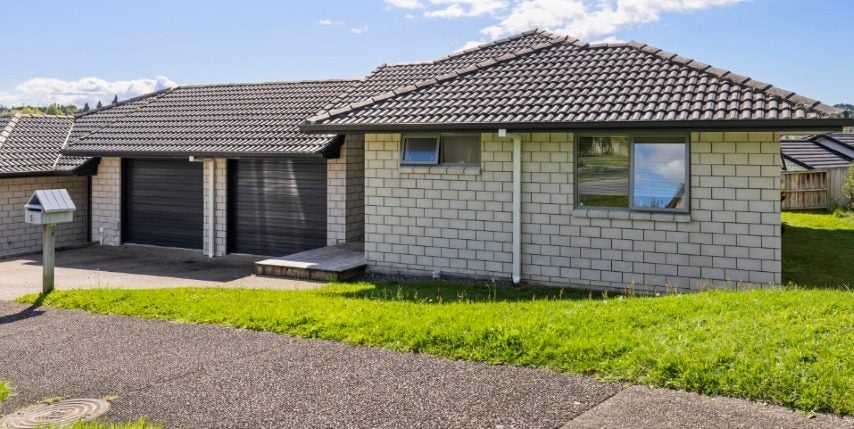 5 Caldera Close, Pyes Pa, Tauranga - Carousel 1