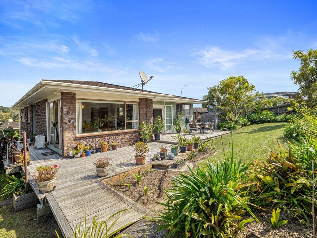 85 Weatherly Road, Torbay, Auckland - Carousel 17