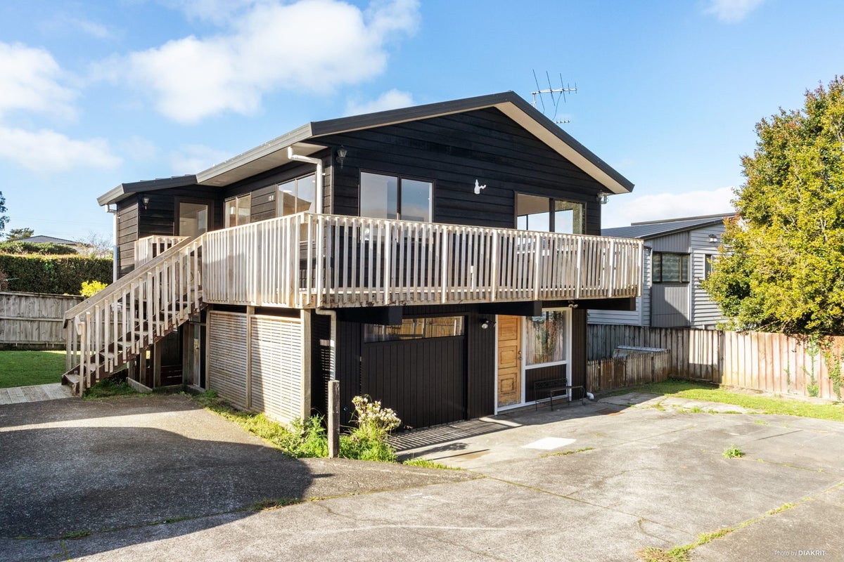 2/15 Tiroroa Avenue, Te Atatu South, Auckland - Carousel 2