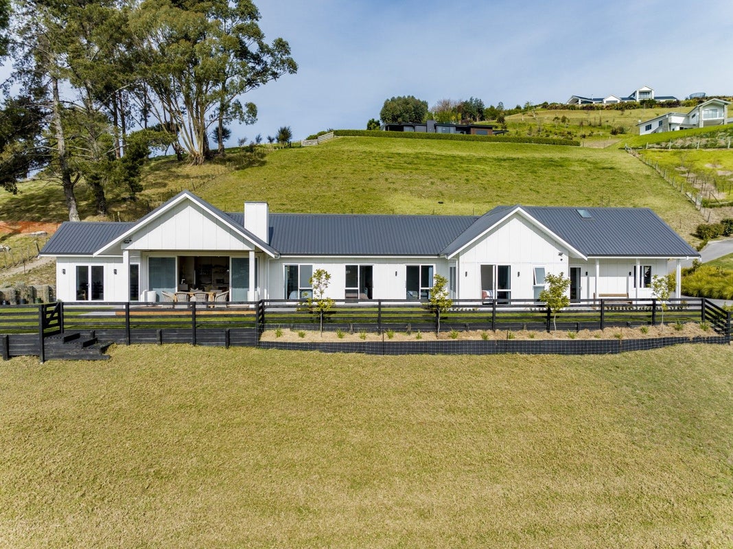 5 Te Roera Drive, Taradale, Napier - Carousel 1