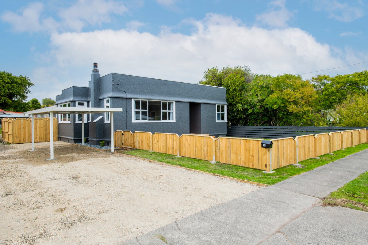 14 Endcliffe Road, Kaiti, Gisborne - Carousel 1